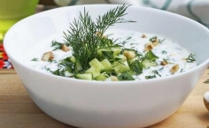 Холодник со щавелем на сметане: рецепт аппетитного летнего супа - Досуг -  Кулинария на Joinfo.com